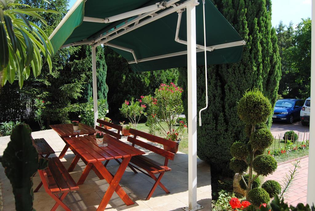 Villa Hedi Dunakiliti Extérieur photo