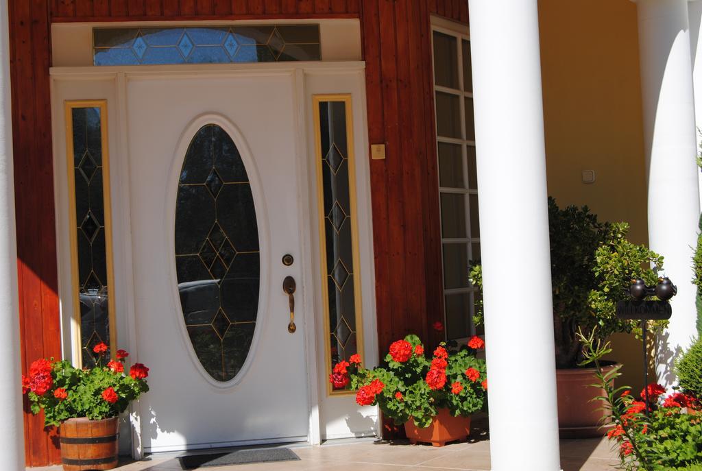 Villa Hedi Dunakiliti Extérieur photo